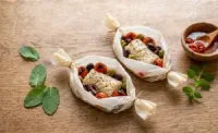 Papillotes_de_cabillaud_aux_tomates_cerises_et_olives_1