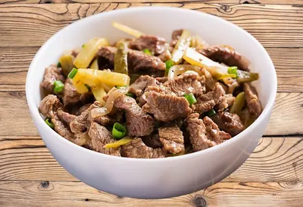 Bœuf aux oignons